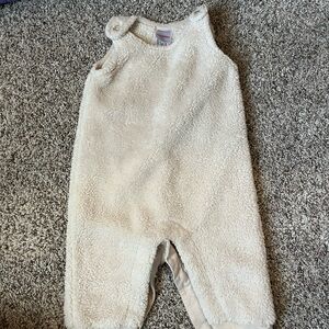 Hanna Andersson Cream Fleece Baby Outfit